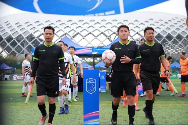 女排世俱杯：天津0-3不敌伊萨 小组第二出线，半决赛遭遇瓦基弗_腾讯新闻